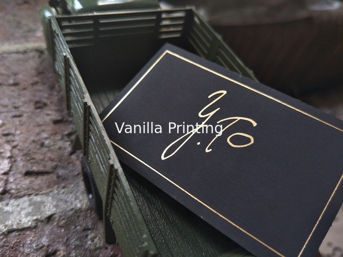 Luxury Foil Stamping Gold Foil Business Card Customized Design Velvet Card